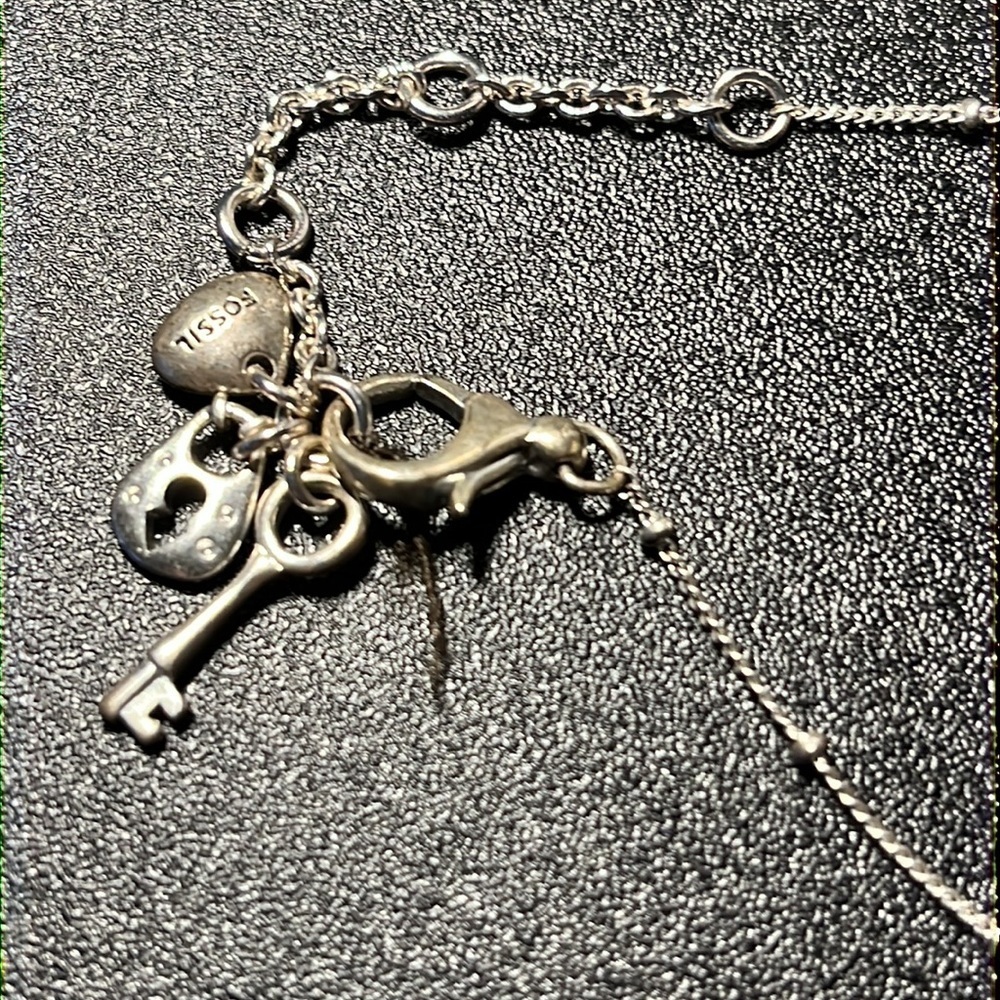 NWT Fossil peace sign 18” silver tone necklace - Picture 2 of 5